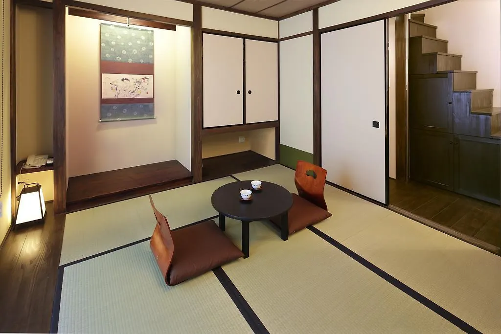 ***  Kyomachiya Ryokan Sakura Urushitei Kyoto Japan