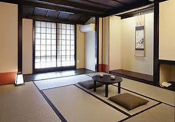 Kyomachiya Ryokan Sakura Urushitei Kyoto Japan