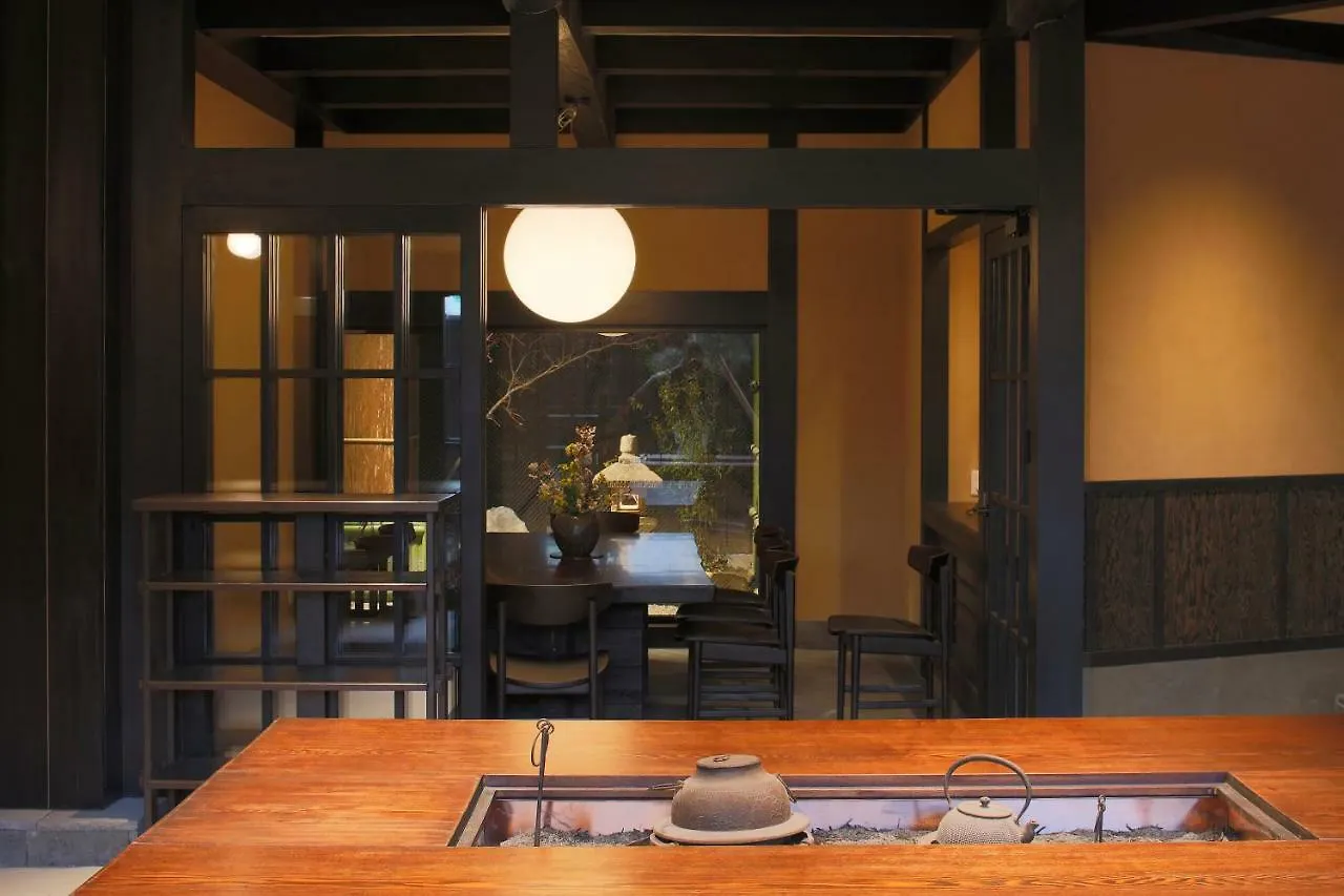 Kyomachiya Ryokan Sakura Urushitei Kyoto Japan